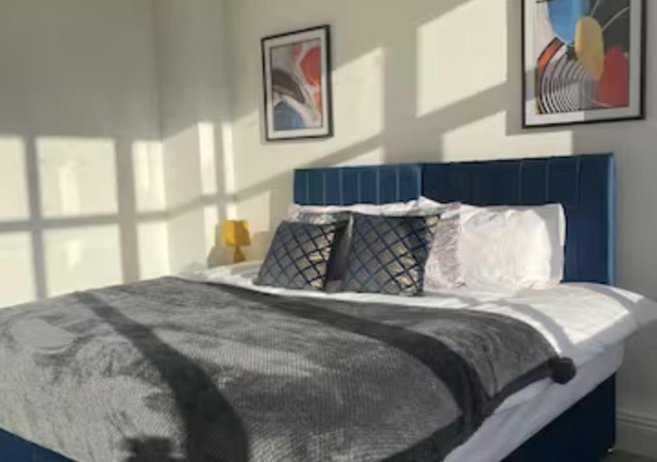 2 Bedroom Apartment - Flitwick - Contractor Friendly - Tourist Ready - Full Kitchen - Wifi - Smart Tv - Sofa Bed - Free Parking - Ideal For Short Or Long Stays Kültér fotó